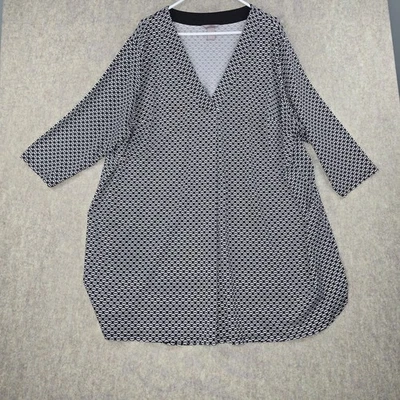 Vestido envolvente blanco y negro talla grande 3XL de H&M+ para mujer estampado geométrico ajuste relajado Foto 1 de 4