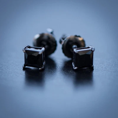 Серьги-гвоздики из черного золота 14 карат с маленькими квадратными бриллиантами Black Onyx Princess созданные в лаборатории - Изображение 1 из 4