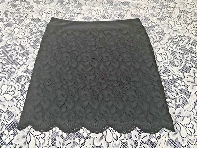 Falda J Jill Talla LP Negra Encaje Superposición Cintura Elástica Falda Lápiz Dobladillo Festoneado Foto 1 de 4