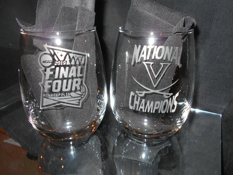 2019 FINAL FOUR NATIONAL CHAMPION VIRGINIA CAVALIERS ETCHED WINE GLASSES STEMLES Cover