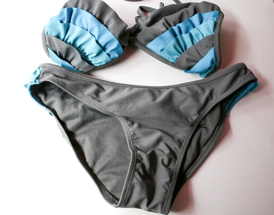 Wet Seal 比基尼灰色带蓝绿色褶边三角上衣,底部 M 码,上衣 XL 码 — 第 1/2 张图片