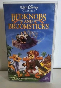 Walt Disney Classics - Bedknobs and Broomsticks - VHS Cassette - 2004 - VGC. - Picture 1 of 7