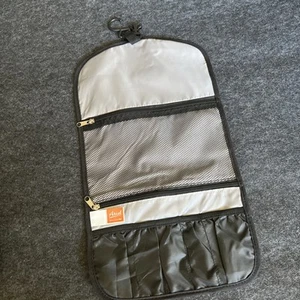 Bolsa de viaje duradera para artículos de tocador bolsa de maquillaje.  19”(7”)x11” - Imagen 1 de 5