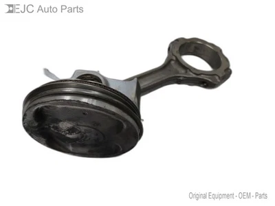 Pistón y varilla derecha estándar de 2014 Infiniti QX80 5,6 Foto 1 de 4