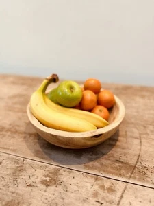 Kleine rustikale handgeschnitzte Holzschale. Aufsteller, Küche, Servieren, Deko, Tisch - Bild 1 von 4