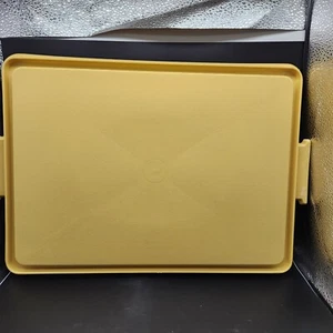 Tupperware Rectangle Cake Carrier Keeper BASE ONLY 622 Harvest Gold Vintage  - Picture 1 of 7