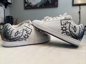 DC Court Graffic Mens Size 11 - Picture 1 of 6