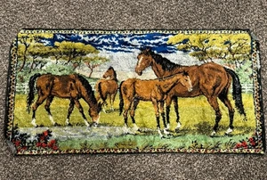 *READ* Vintage Mother Horse and Baby Foal Rug Tapestry Wall Hanging - Picture 1 of 8