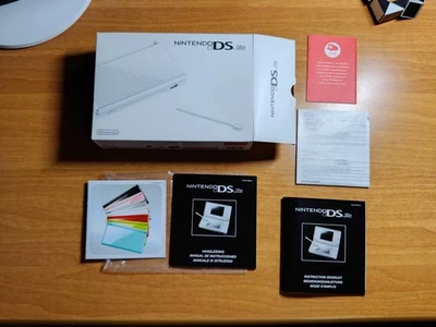 Vendo SOLO Scatola e Manuali Nintendo DS Lite (NO CONSOLE) - Immagine 1 di 4