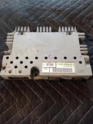 Amplificador estéreo de radio Mustang 1994-00 OEM AMP F7ZF-18T806-AC Foto 1 de 2