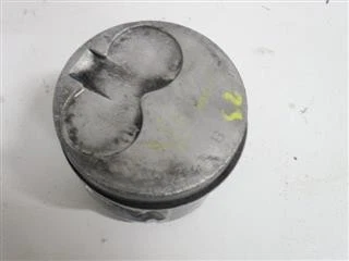 PISTÓN Mazda Pick Up B2500 2.5 TD 98-2006 Foto 1 de 3