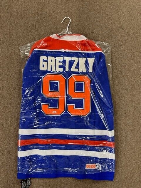 Lot Detail - Wayne Gretzky Team Canada Autographed Replica Jersey (JSA •  Gretzky Hologram)