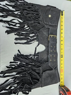 Cinturón utilitario de motociclista para mujer de gamuza con flecos Foto 1 de 4