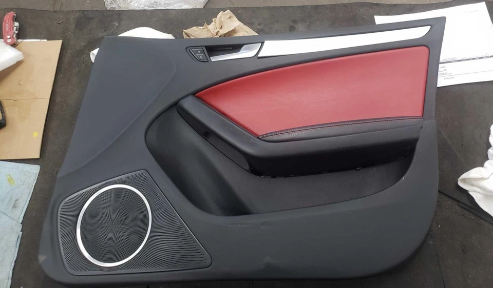 12 13 14 15 AUDI S4 painel de acabamento da porta da frente direita VERMELHO/PRETO FA - Imagem 1 de 4