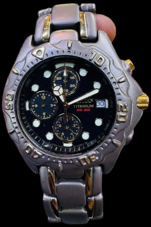 0560 Citizen Cronógrafo Titanio Wr200 Foto 1 de 4