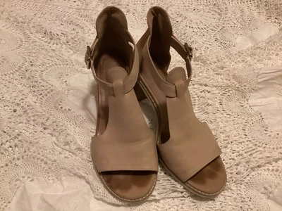 DJANGO AND JULIETTE nude Peep Toe Shoes 5cm Heel QUENCH size 40 - image 1 of 4