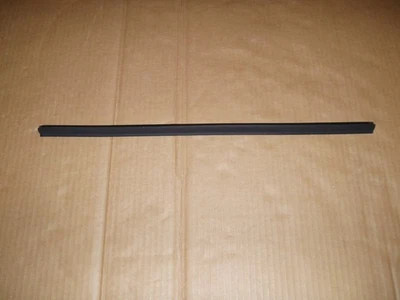 Mazda rx3 cupé cuarto trasero derecho de fábrica goma - solo 1972-1977 Foto 1 de 4