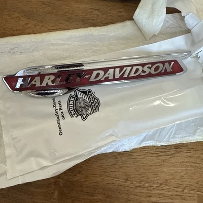 Harley Davidson Chrome Oem 红色左背心徽章 Sportster 62260-08 B2 — 第 1/3 张图片
