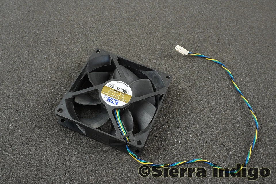 Fujitsu V26815-B116-V75 Esprimo E500 E700 E85+ Fan DS09225B12HP213 4-Pin 4-Wire - Image 1 of 1