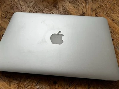 Apple MacBook Air 11,6 Zoll (128GB SSD, Intel Core i7 4GB RAM) - Bild 1 von 4