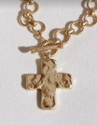 Collar Cruz Chapado en Oro 18K Mujer Grueso Martillado Escultural Audaz Cadena Avant Foto 1 de 4