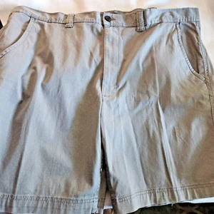 NWT St Johns Bay Flat front shorts Men Sz 44 Coastal Gray Dot dressy or casual - Picture 1 of 5