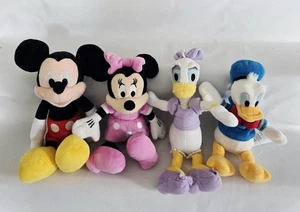 3 personajes de peluche Just Play Disney, Minnie/Mickey Mouse, Daisy + Donald Duck - Imagen 1 de 13