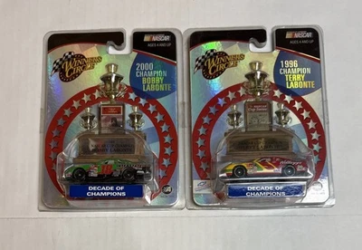 Автомобиль Winners Circle Nascar Champion 1996 Terry Labonte & 2000 Bobby Labonte масштаб 1:64 - Изображение 1 из 4