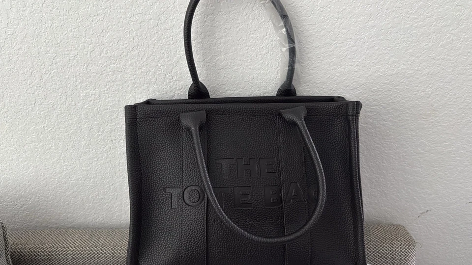 El bolso de mano. Cremallera bronceada. Manijas. Correa de hombro. Nuevo sin etiquetas Foto 1 de 1