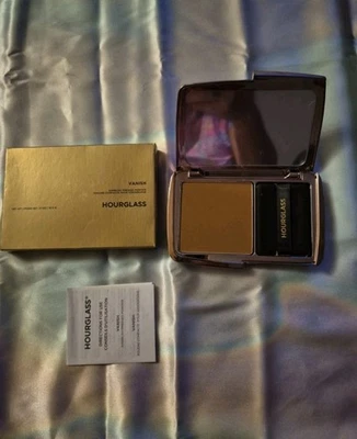 HOURGLASS VANISH AERÓGRAFO POLVO PRENSADO TRANSLÚCIDO PROFUNDO Foto 1 de 4