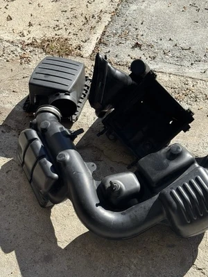 Entrada de aire OEM para Dodge Durango V6 2014 3,6 L Foto 1 de 2