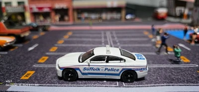 Dodge Charger Greenlight Suffolk County Police #639 diecast 1/64 Foto 1 de 4