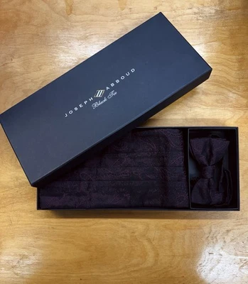 Passender Kummerbund und Fliege Joseph Abboud Herren burgunder gemustert - Bild 1 von 3