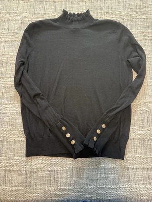 Suéter H&M Tejido Algodón Simulado Volantes Cuello Manga L Sólido Negro Dorado Botones S Foto 1 de 4