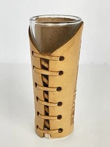 ME VALE MADRE MEXICO VASO DE CHUPITO DE TEQUILA con DISEÑO DE BOTA DE VAQUERO GRABADA 4 pulgadas de alto” - Imagen 1 de 6