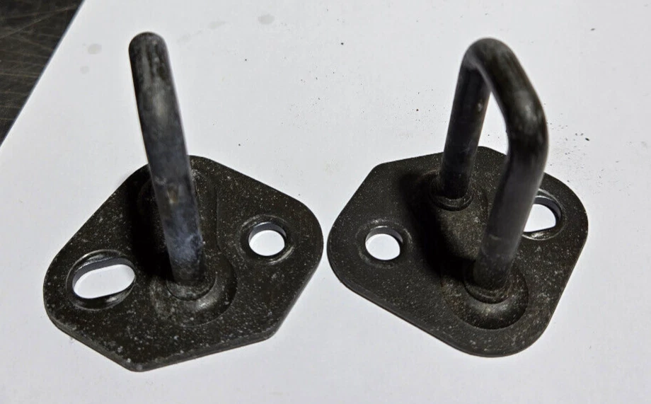 90-95 TOYOTA 4RUNNER LEFT RIGHT REAR SEAT CATCH LATCH STRIKER PLATE MOUNT SET OE - Image 1 of 1