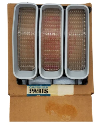 1971-1972 Plymouth Duster Twister 340 Left Parking Light Lens 3514337 NOS - Image 1 of 4