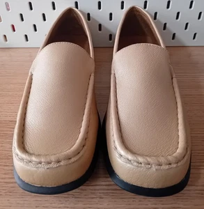 Ladies Leather Upper Loafer Shoes Uk 8 Flat Light Golden Colour Slip On - Picture 1 of 24