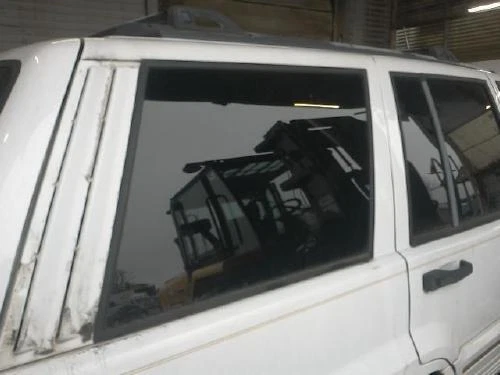 Cuarto de cristal/ventana Jeep Grand Cherokee derecha 93 94 95 96 97 98 Foto 1 de 1