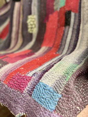 Edredón Kantha vintage indio parcheado REMENDADO c1950 Foto 1 de 4