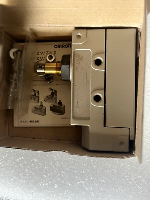 Omron ZE-Q22-2 Limit Switch - Image 1 of 2