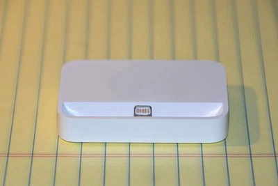 OEM Apple iPhone 5 Dock, Audio Out - Image 1 of 3