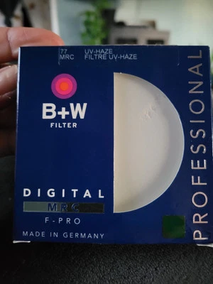 Schneider Clear UV Haze MRC 010M (66070252) 77mm Filter - Image 1 of 2