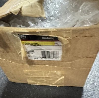 CR2940NJ202A CONTROLES GE PALANCA ARRANQUE PARADA TIPO PULSADOR ESTACIÓN CR2940 Foto 1 de 4