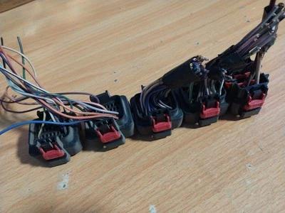 2004 Dodge Caravan Body Control Module Wiring Connectors P04727478AF - Image 1 of 4