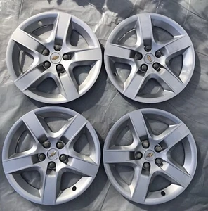 🔥2008- 2012 Chevy Malibu Hubcap 17 inch OEM Factory Used - Picture 1 of 8