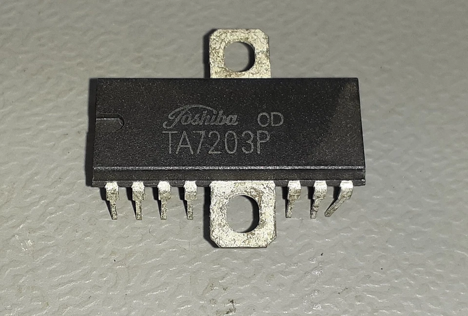 Chip amplificador Toshiba TA7203P. NOS. Foto 1 de 1