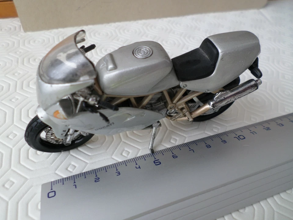 moto ducati modele gris - maisto - Photo 1/1