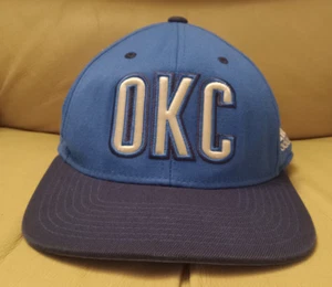 Oklahoma City Thunder OKC offizielle Mütze auf Platz Adidas FlexFit Mütze Größe L/XL - Bild 1 von 7