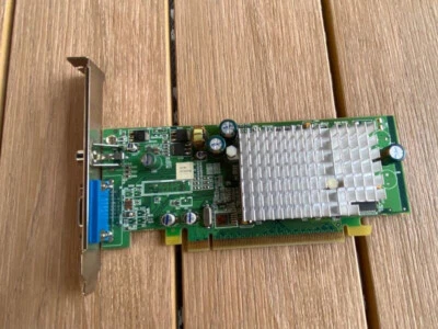 Carte Graphique Vidéo Retrogaming ATI RADEON X550 / 64 MB VRAM 256 MB VGA/TV - Image 1 of 4